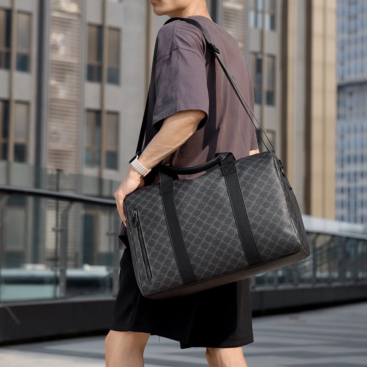 Large-Capacity Plaid PVC Crossbody Tote – Waterproof Business & Travel Shoulder Bag